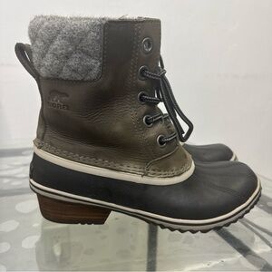 Sorel Olive Green and Black Lace-Up Duck Booties with Gray Cuff